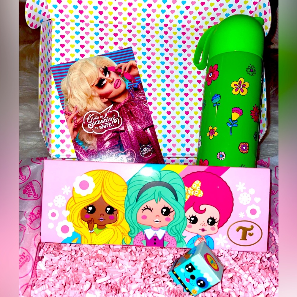 TRIXIE COSMETICS - Bundle